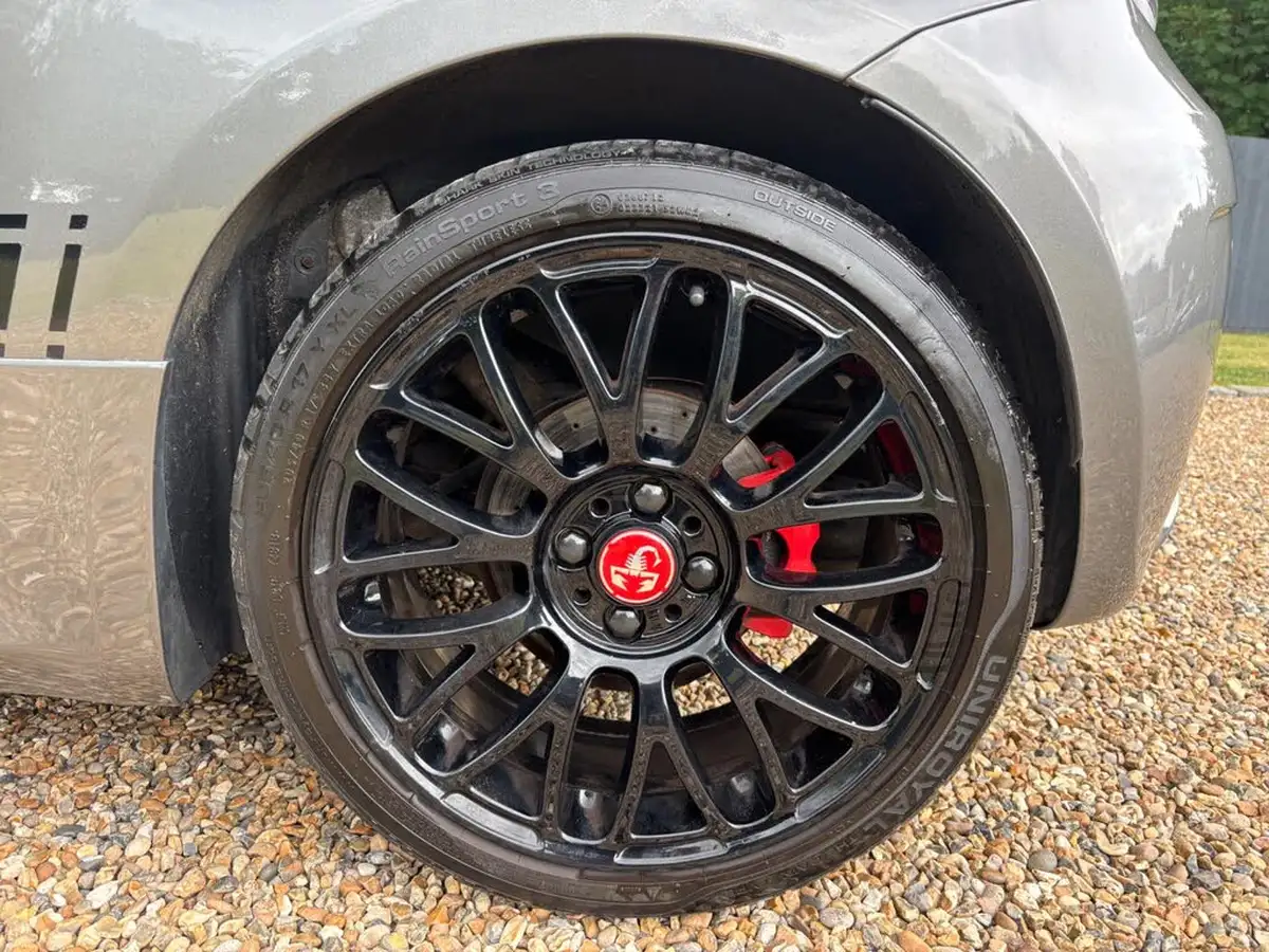 2015-abarth-500-14-tjet-595-turismo-160bhp-big-34