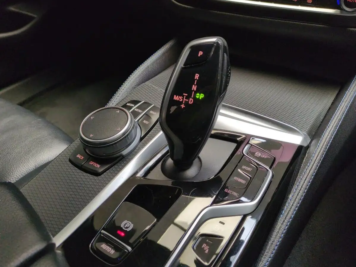 2021-bmw-5-series-20-530e-m-sport-saloon-4d-big-24