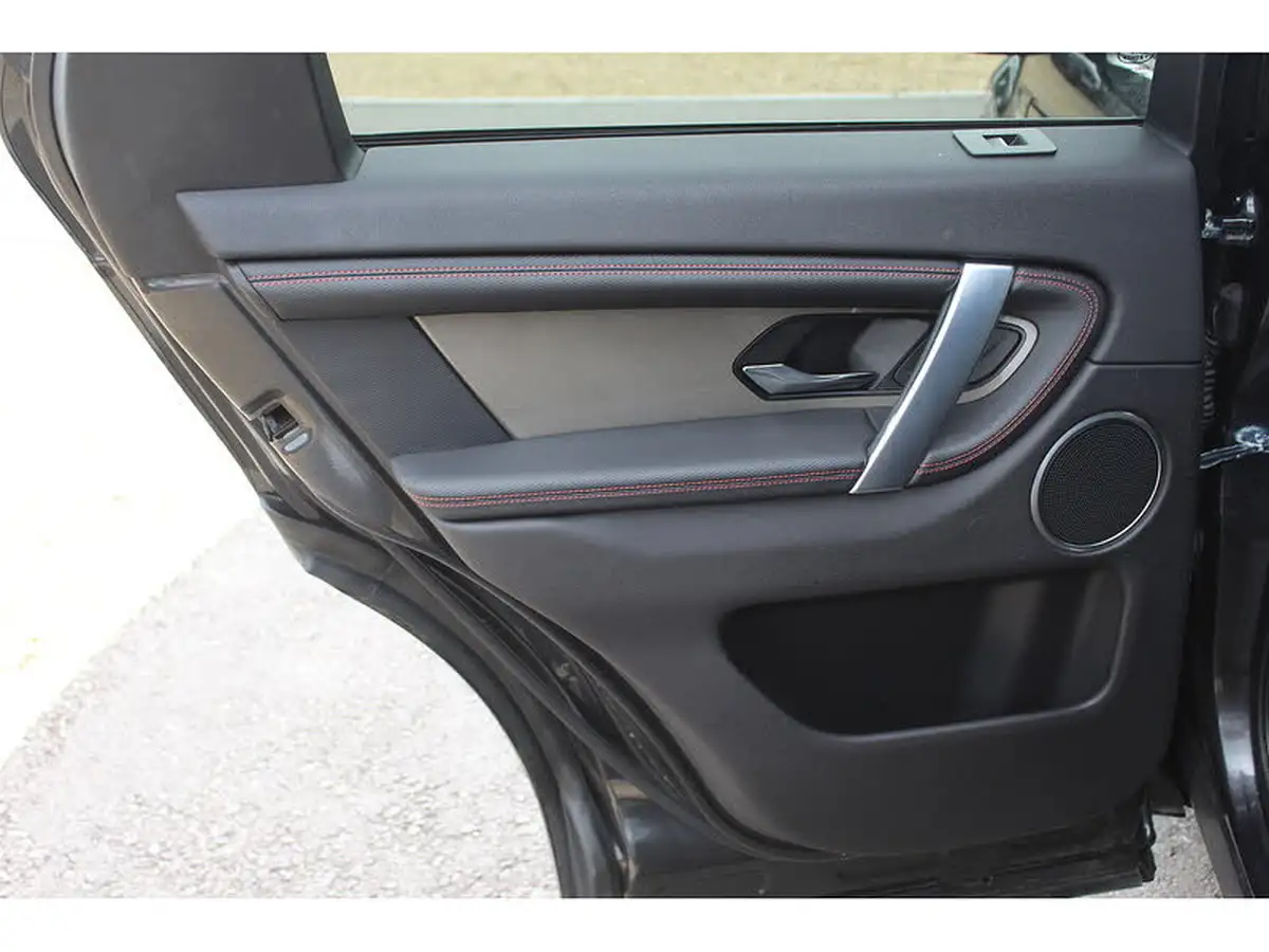 2021-land-rover-discovery-sport-20-p290-black-big-34