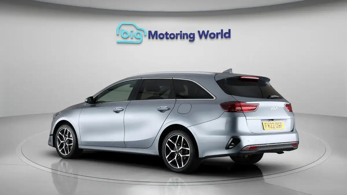 2022-kia-ceed-15-t-gdi-3-sportswagon-big-5