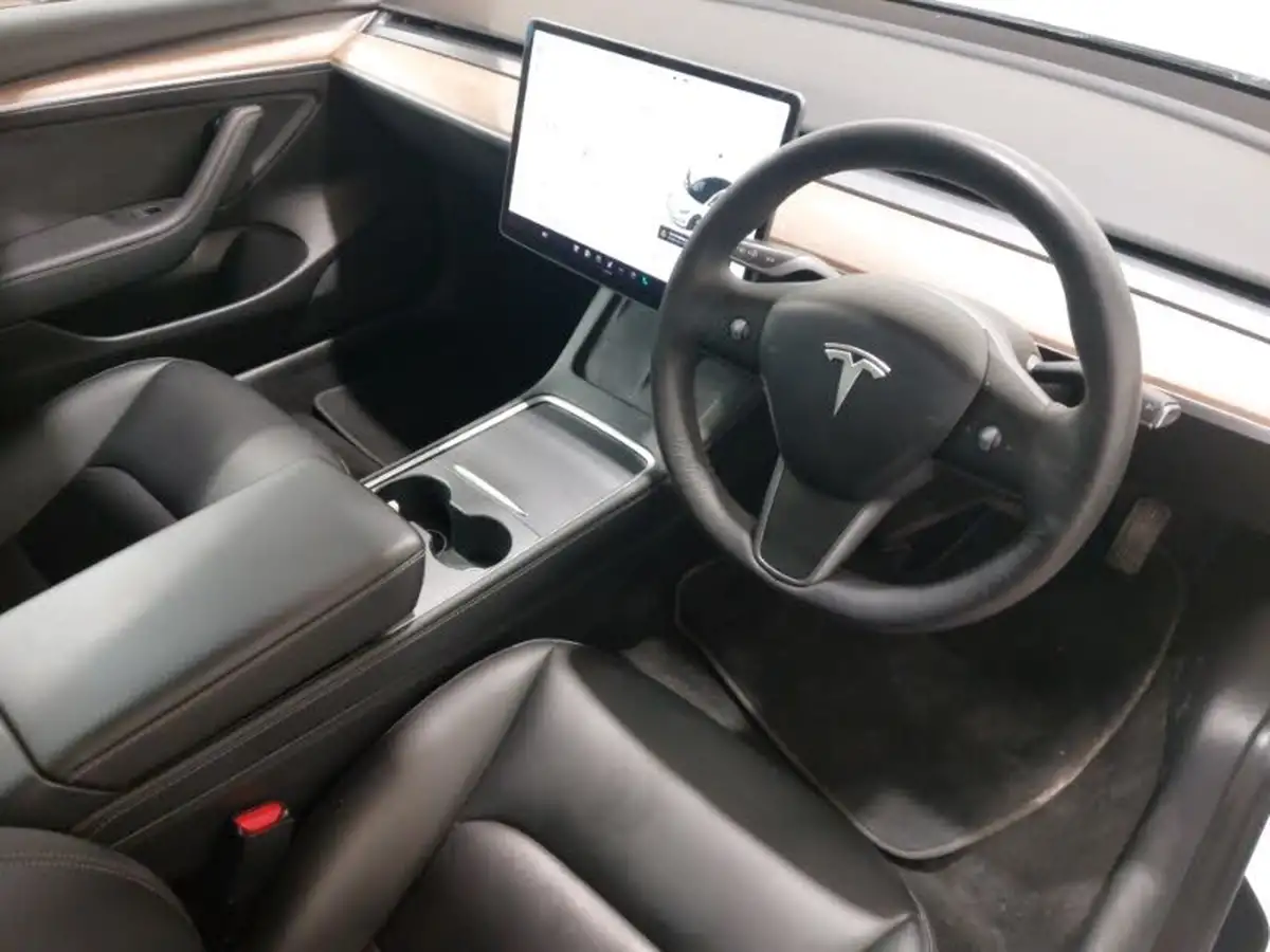2021-tesla-model-3-e-long-range-awd-big-16