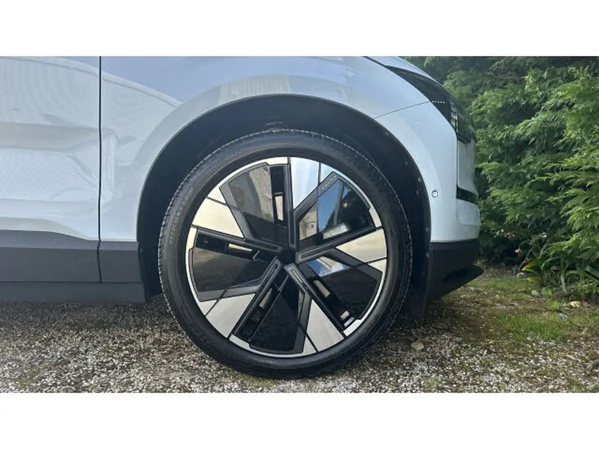 2024-volvo-ex30-e-twin-ultra-big-15