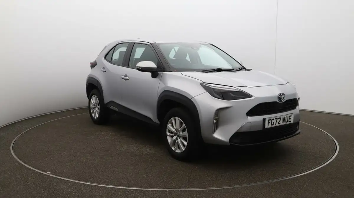 2022-toyota-yaris-cross-15-vvt-i-icon-big-35