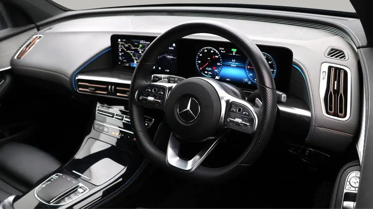 2021-mercedes-benz-eqc-e-eqc-400-amg-line-big-9