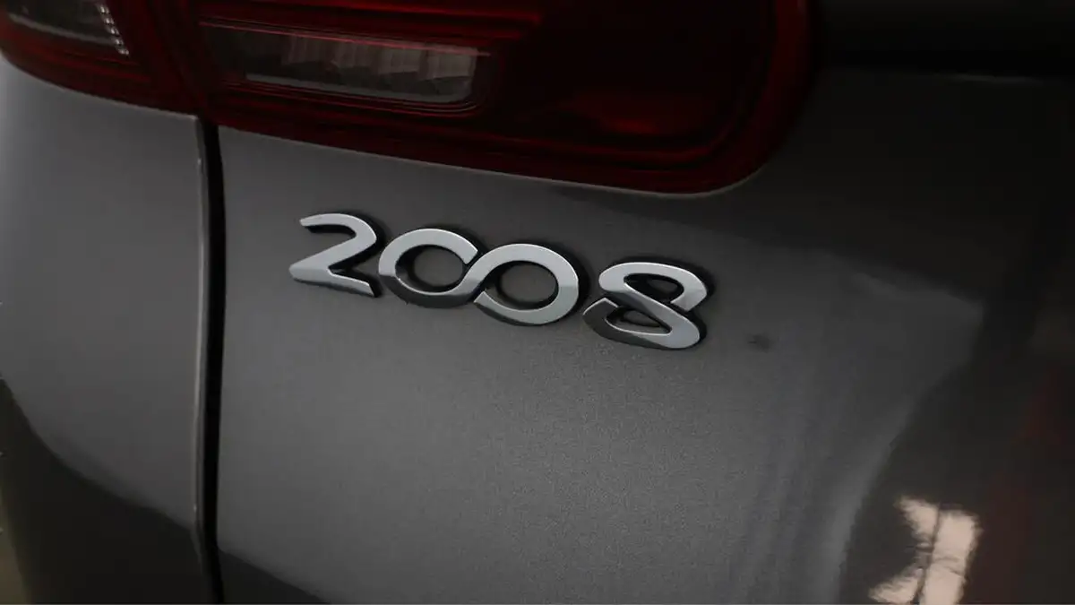 2018-peugeot-2008-suv-12-puretech-allure-82bhp-ss-big-20