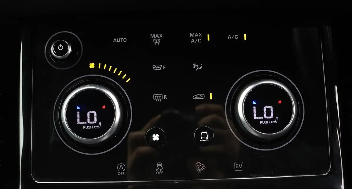 2021-land-rover-range-rover-evoque-15-p300e-r-dynamic-s-big-12