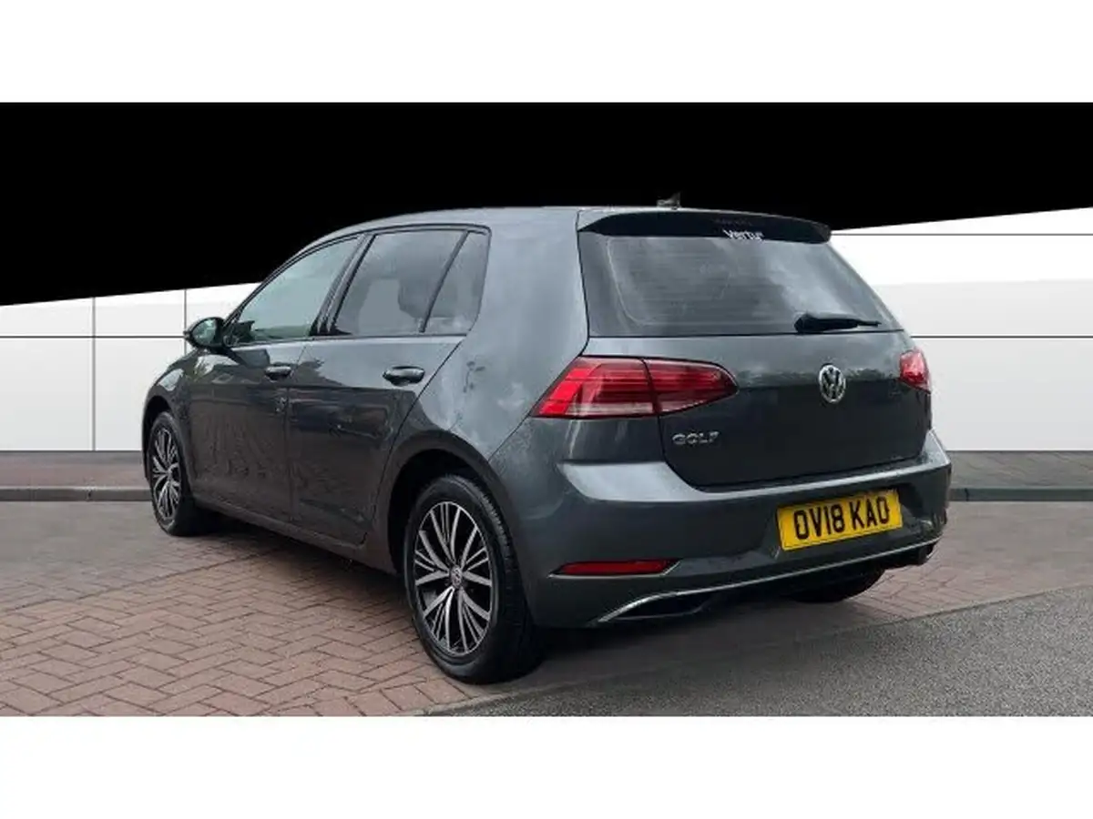 2018-volkswagen-golf-10-tsi-se-nav-110ps-ss-hatchback-5d-big-1