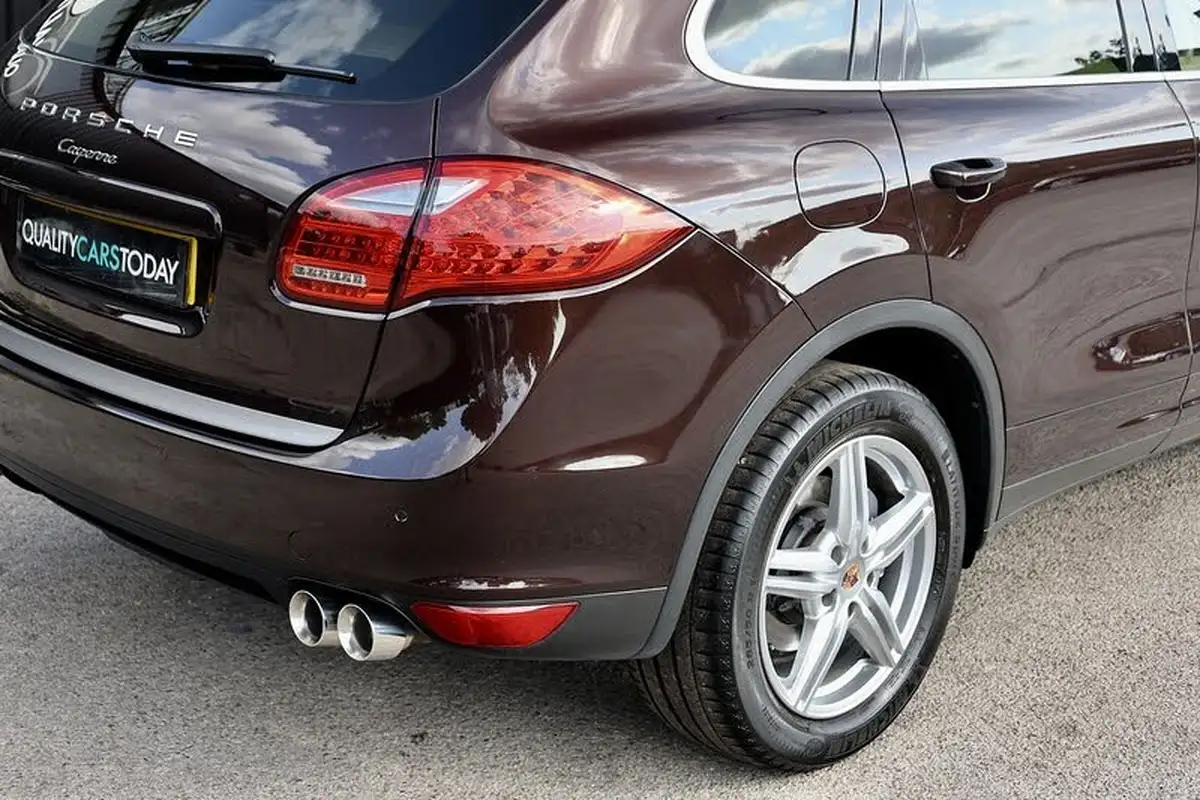 2014-porsche-cayenne-30td-platinum-edition-big-13