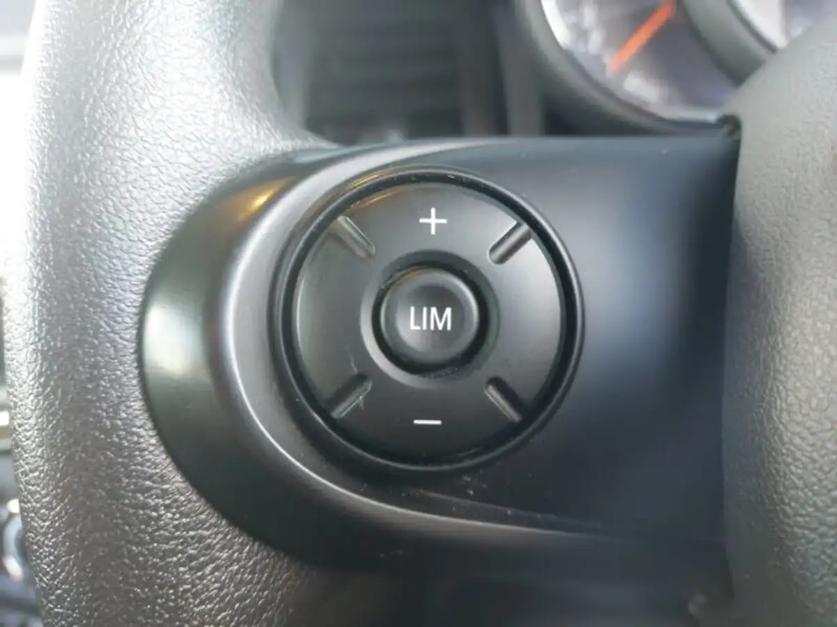 2020-mini-cooper-15-cooper-classic-nav-hatchback-3d-big-9