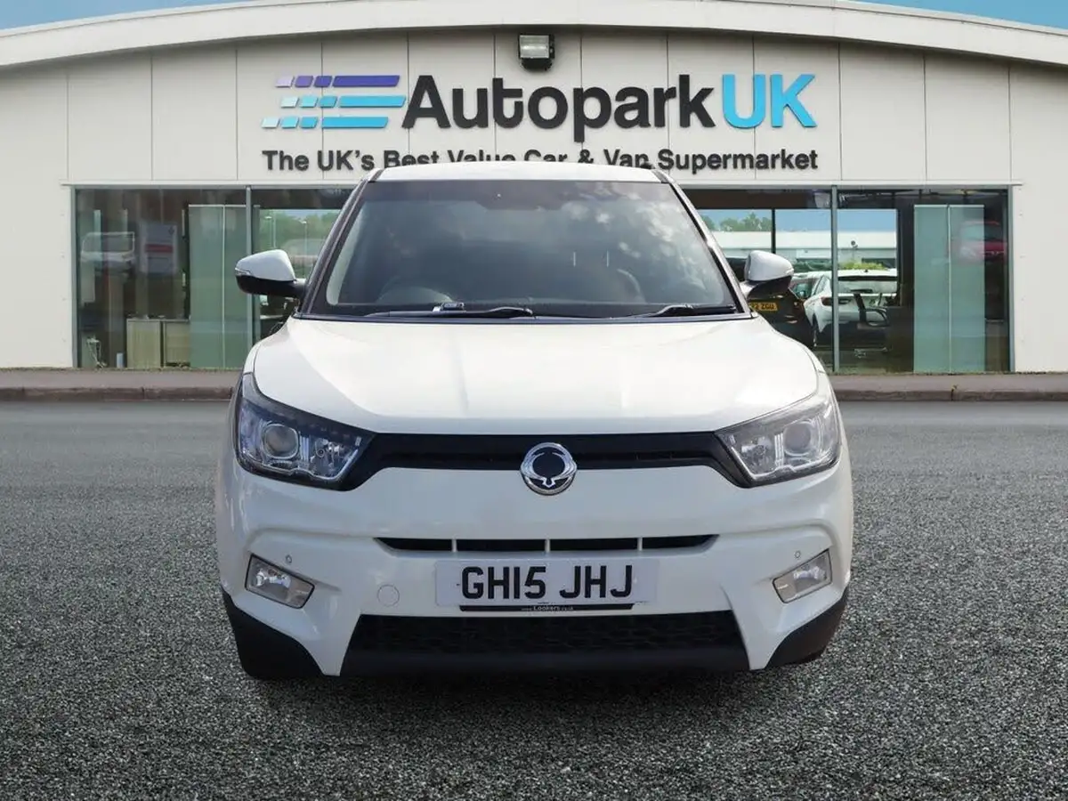 2015-kgm-ssangyong-tivoli-16-elx-big-10