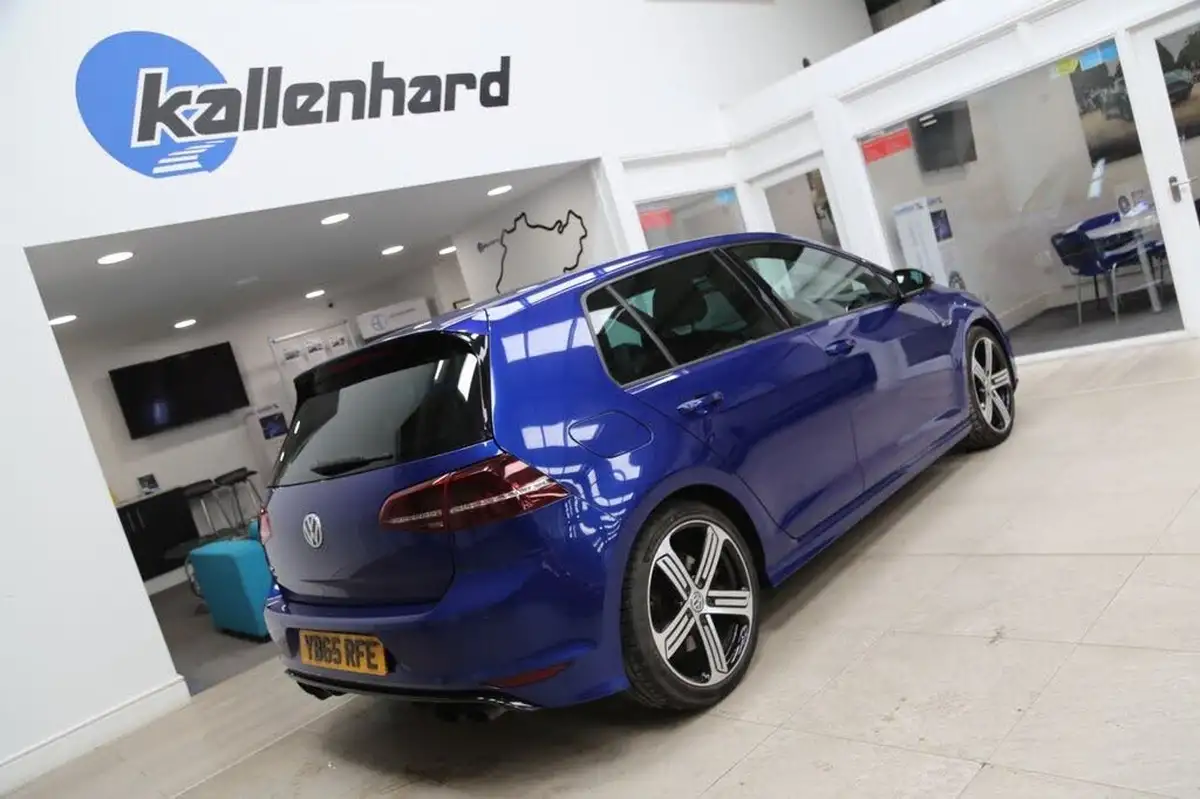 2015-volkswagen-golf-20-tsi-r-hatchback-5d-big-20