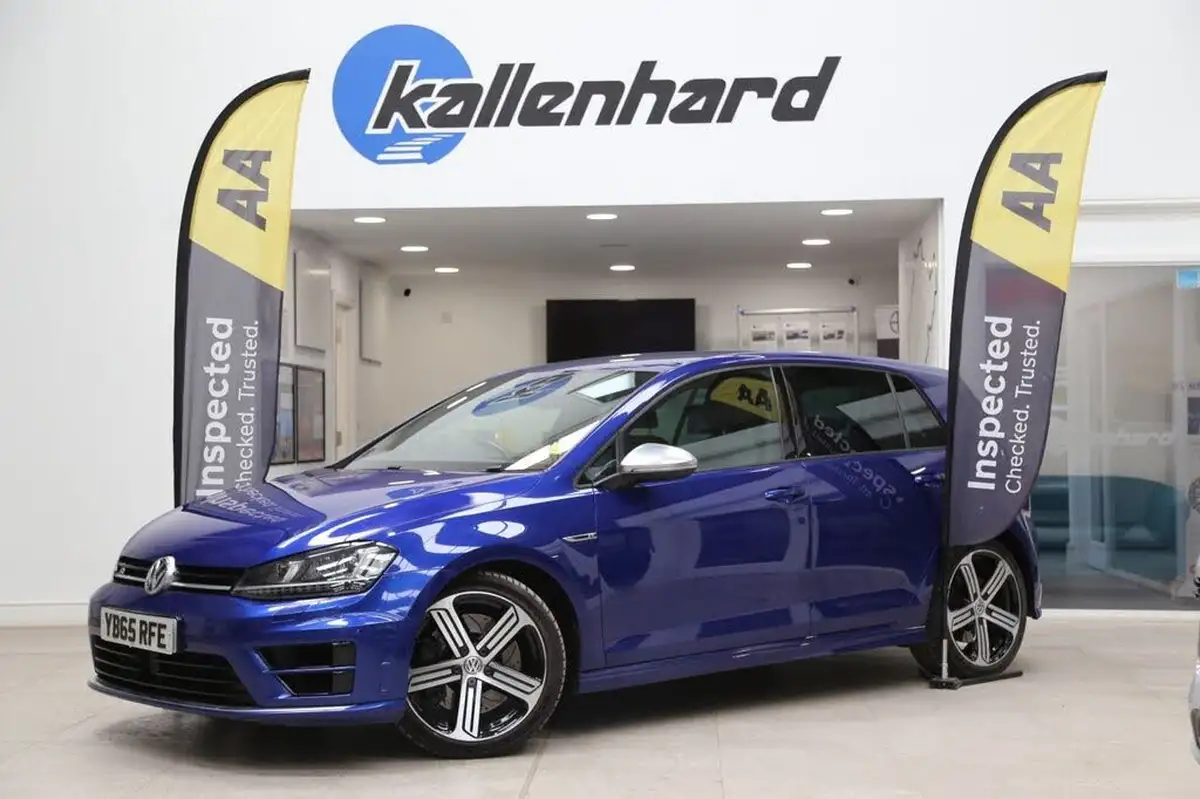 2015-volkswagen-golf-20-tsi-r-hatchback-5d-big-0