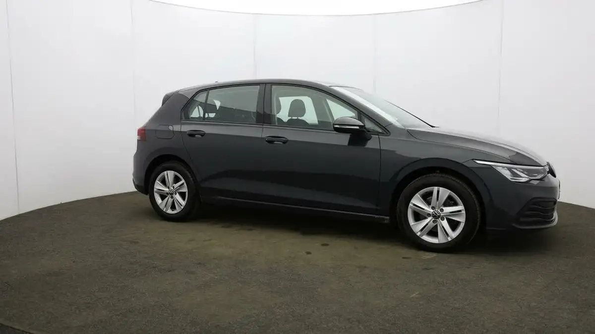 2022-volkswagen-golf-15-tsi-life-130ps-hatchback-big-48