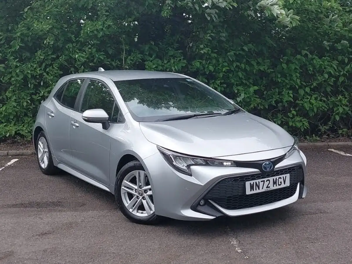 2022-toyota-corolla-20-vvt-i-icon-tech-hatchback-big-0