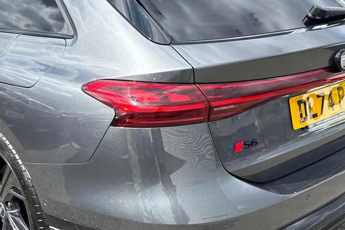 2025-audi-s6-e-tron-e-launch-edition-big-15