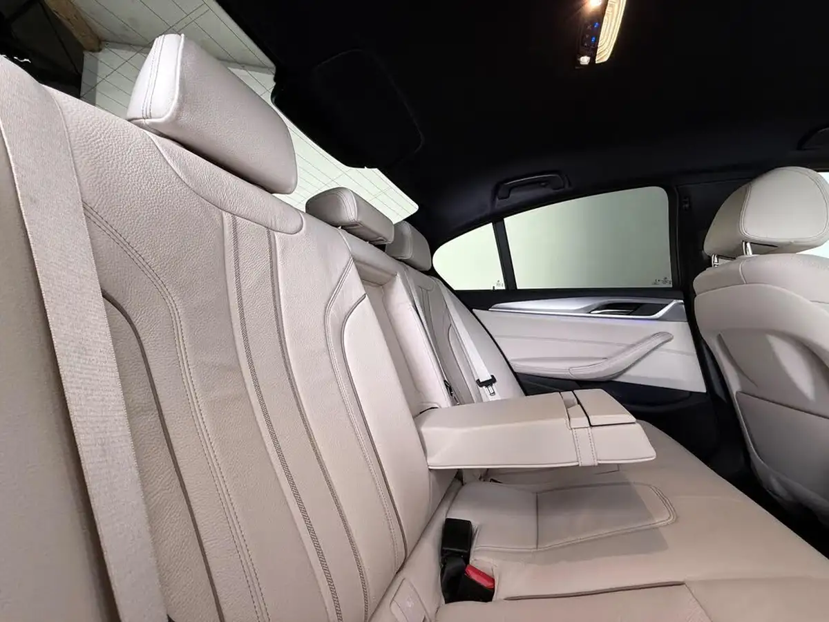 2019-bmw-5-series-big-11