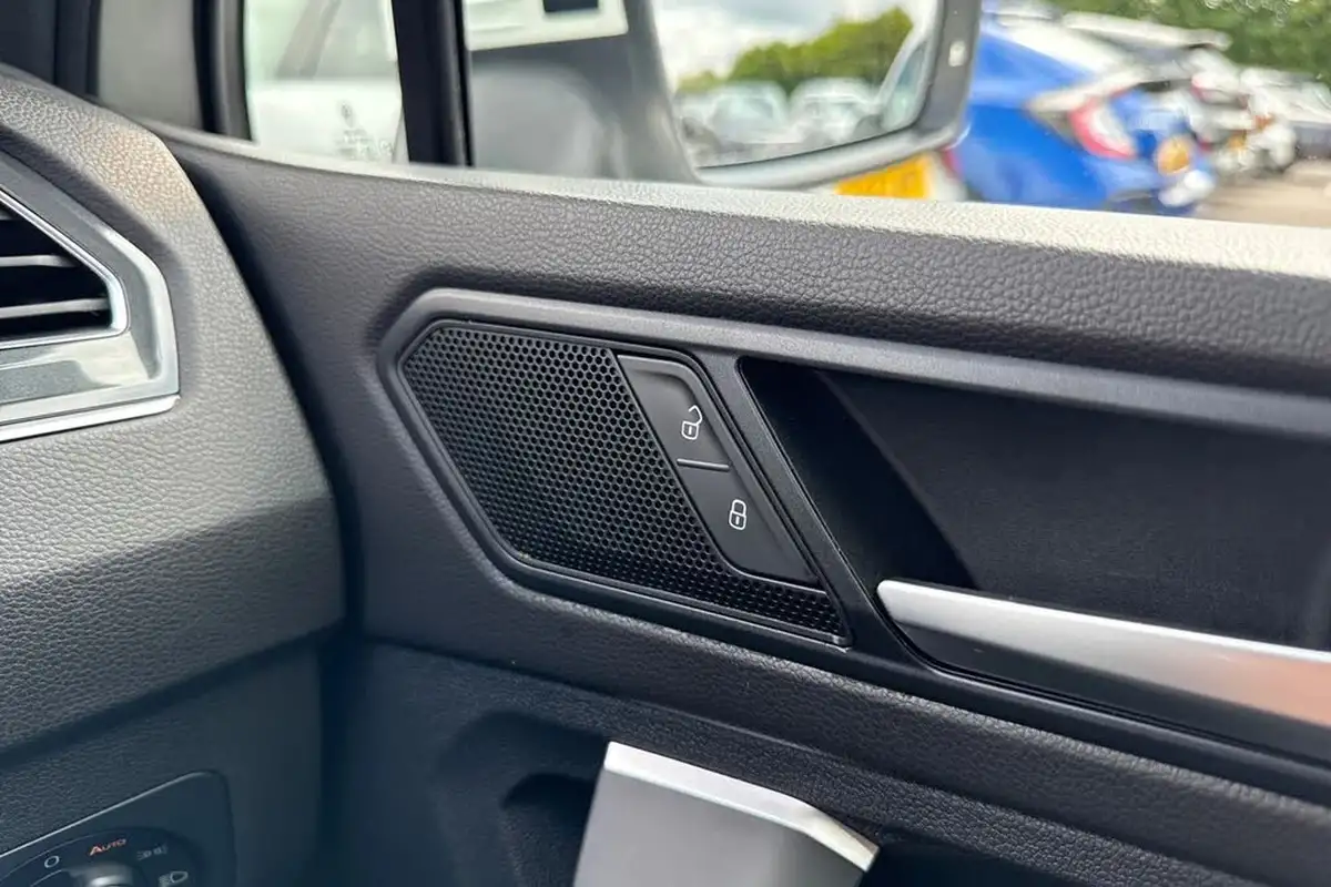 2021-volkswagen-tiguan-15-tsi-r-line-big-42