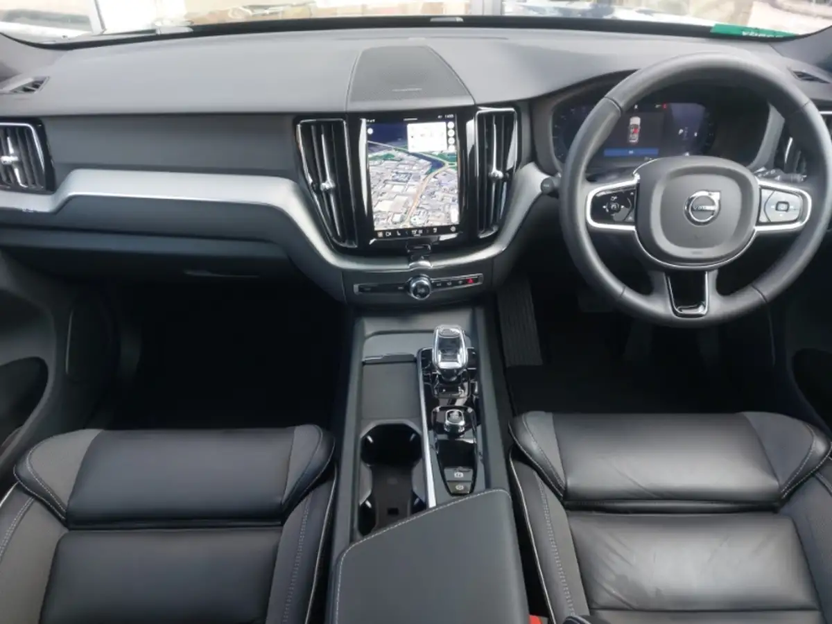 2019-mitsubishi-eclipse-cross-15-black-4wd-auto-big-2