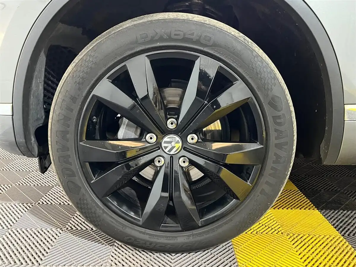 2016-volkswagen-touareg-30tdi-r-line-262ps-2967cc-big-18