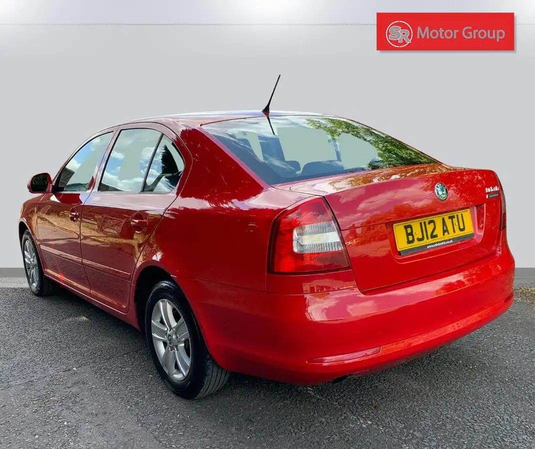 2012-skoda-octavia-16td-greenline-ii-hatchback-big-3