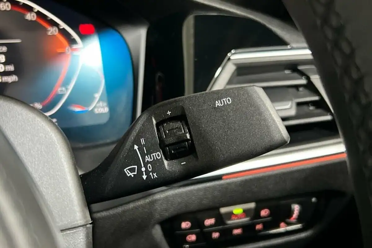 2021-bmw-3-series-20-330i-m-sport-saloon-4d-big-23