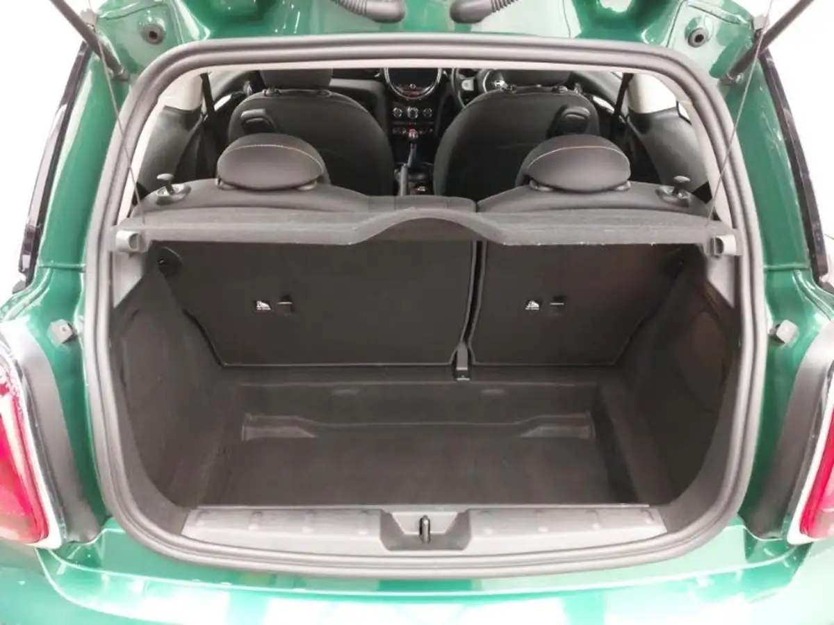 2021-mini-cooper-15-cooper-classic-hatchback-3d-big-7