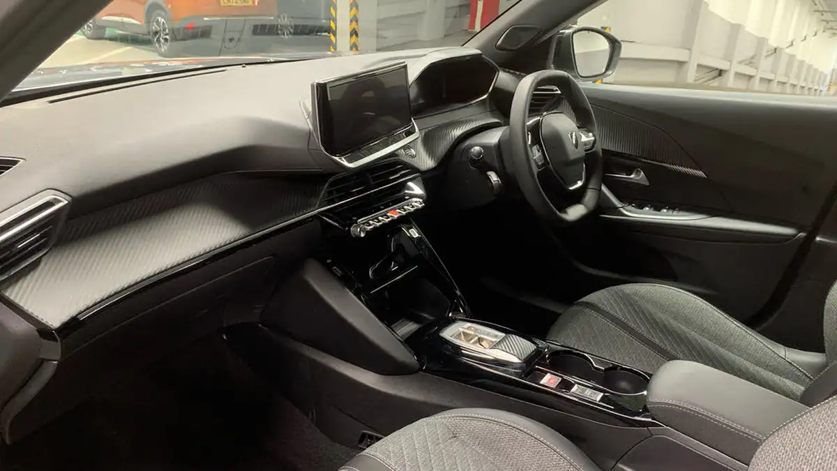 2024-peugeot-2008-suv-e-allure-136ps-50kwh-big-11