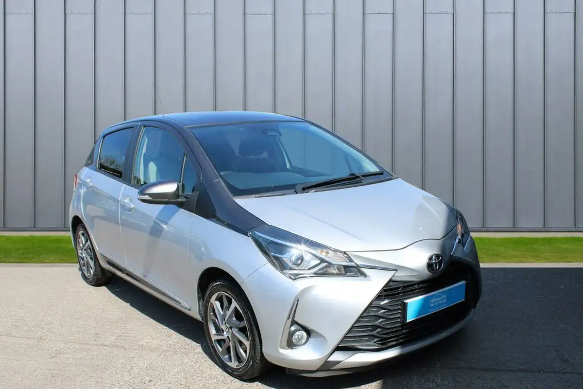 2019-toyota-yaris-15-vvt-i-y20-111bhp-1496cc-big-0