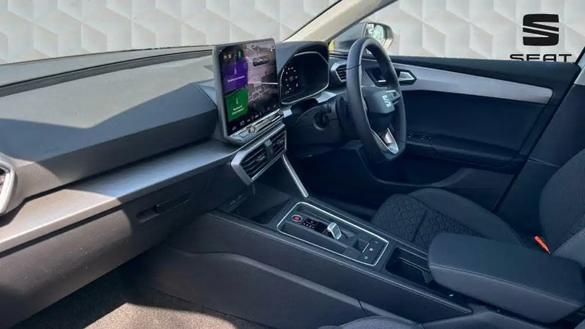 2025-seat-leon-15-e-hybrid-fr-hatchback-big-1