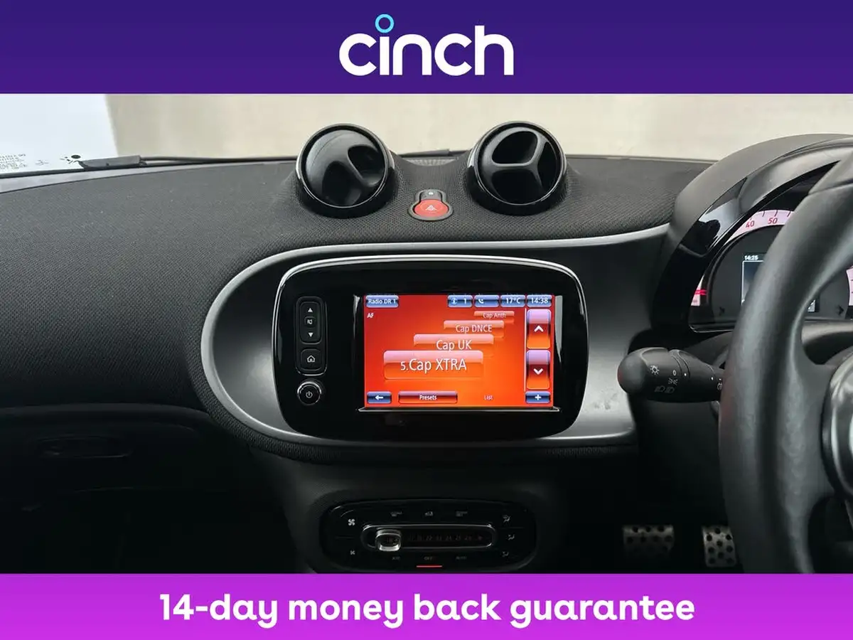 2020-smart-forfour-eq-pulse-premium-big-16