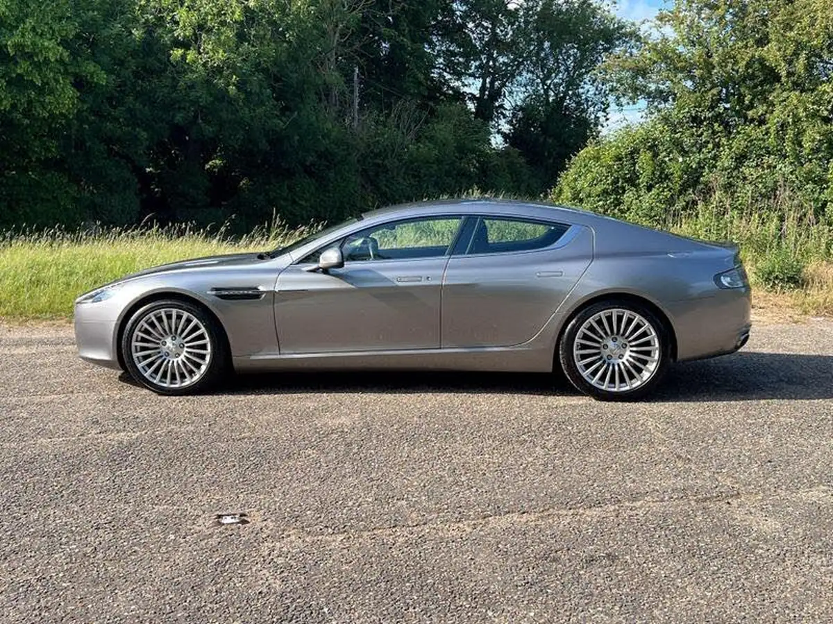 2011-aston-martin-rapide-s-v12-60-big-1