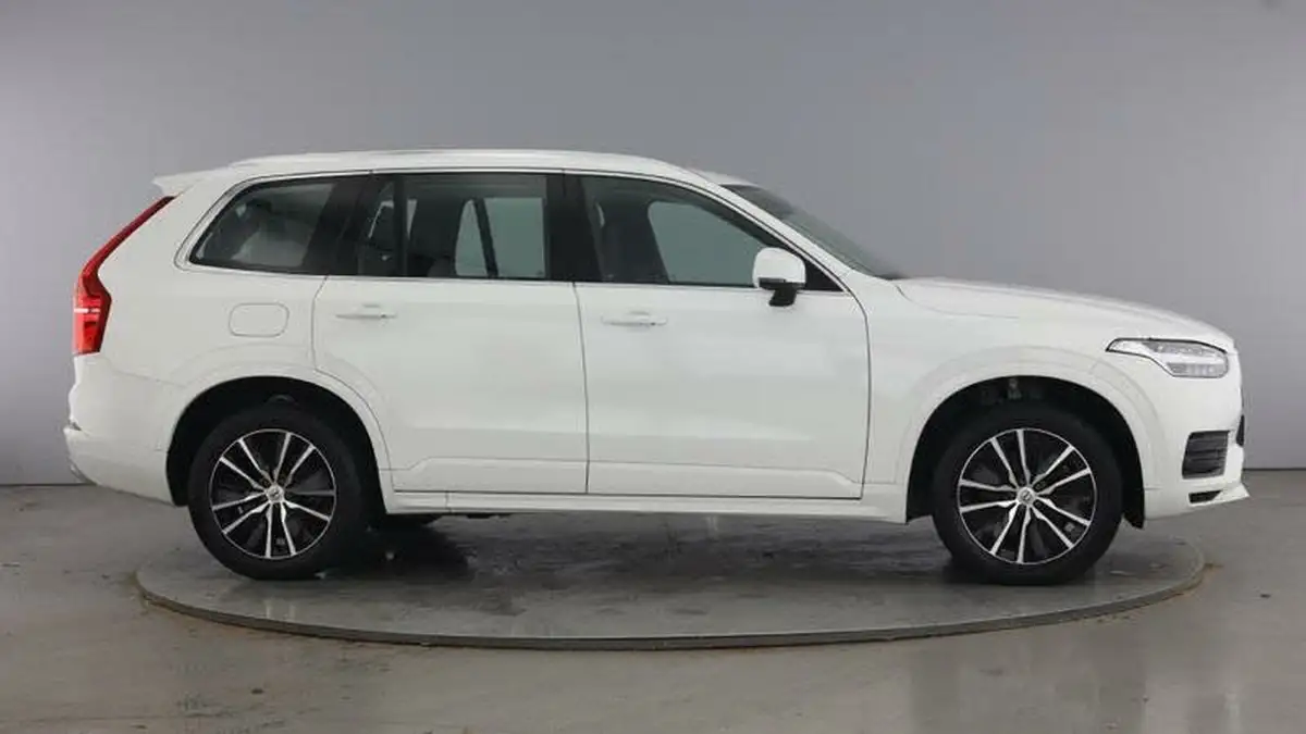 2022-volvo-xc90-20td-b5-momentum-big-3