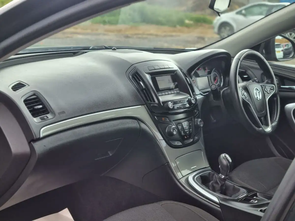 2016-vauxhall-insignia-16cdti-design-ecoflex-ss-big-11