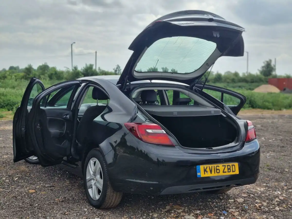 2016-vauxhall-insignia-16cdti-design-ecoflex-ss-big-35