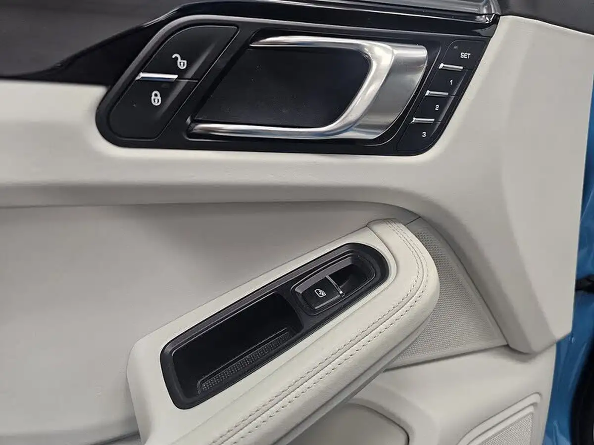 2018-porsche-macan-big-9