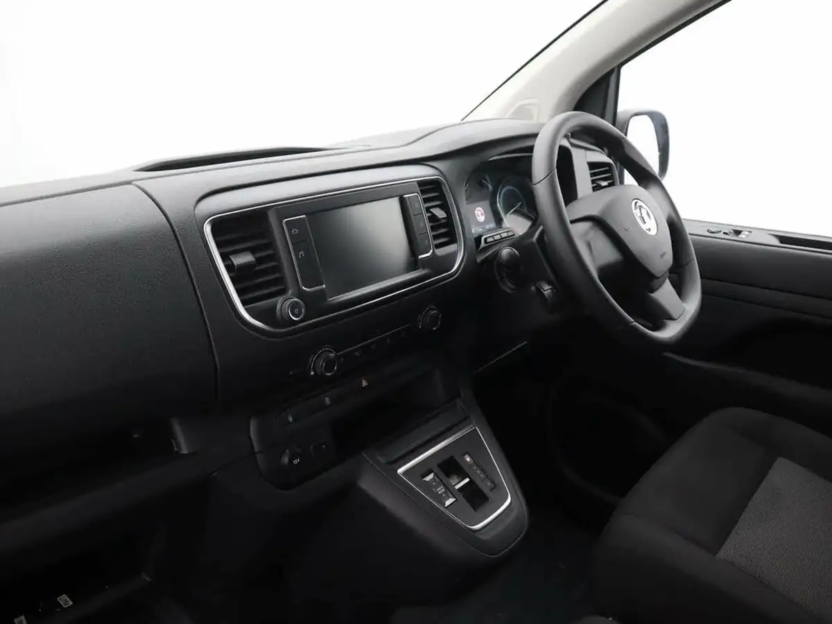 2024-vauxhall-vivaro-life-e-combi-l-big-8