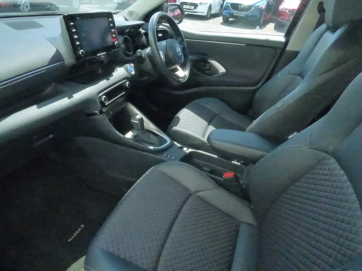 2022-mazda-mazda2-15-agile-big-16