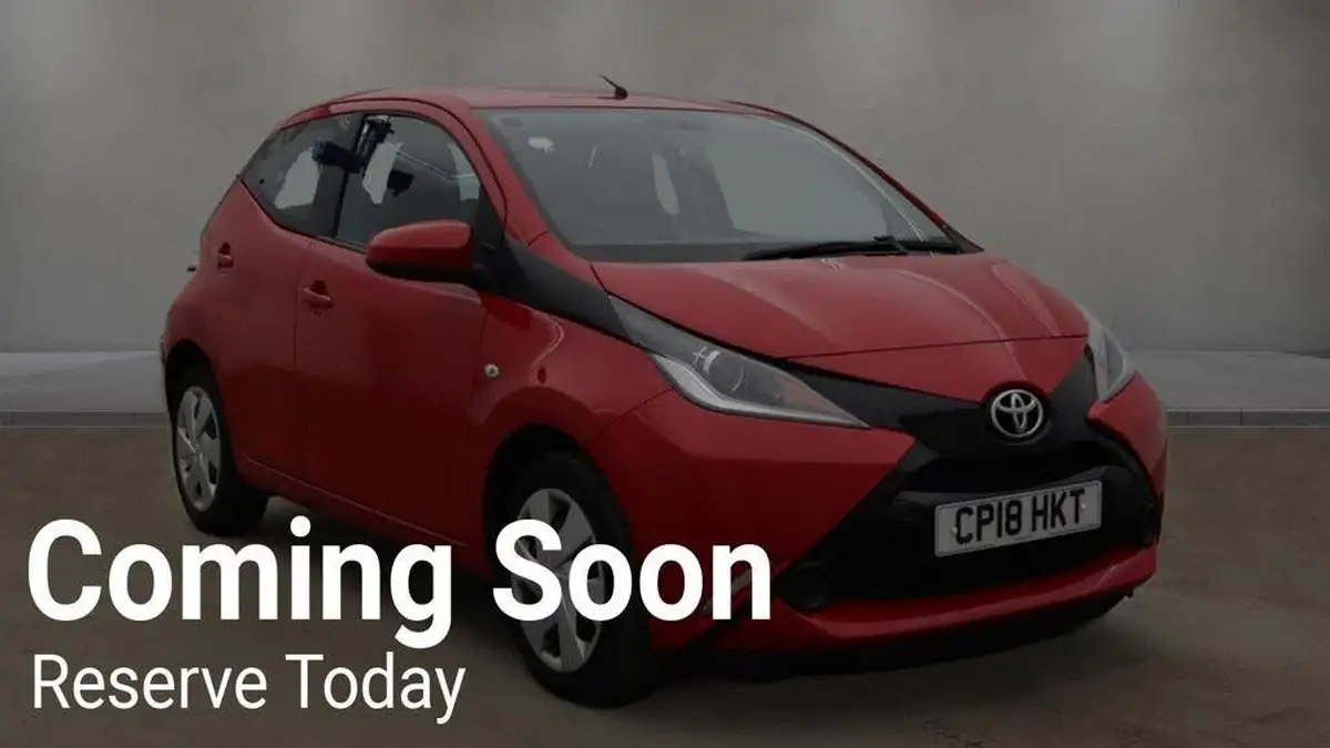 2018-toyota-aygo-10-vvt-i-x-play-71bhp-5d-x-shift-big-0