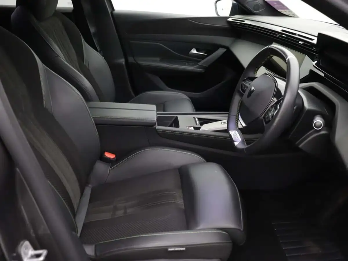 2022-peugeot-308-sw-12-puretech-gt-premium-station-wagon-big-22