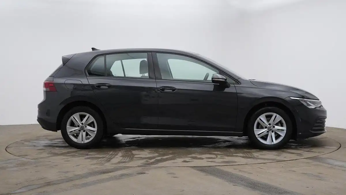2023-volkswagen-golf-15-etsi-life-150ps-hatchback-big-3