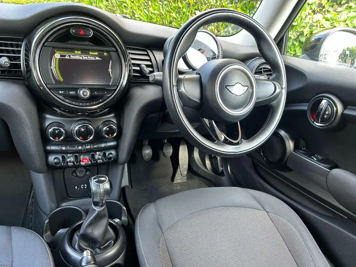 2015-mini-cooper-15-cooper-3d-big-11