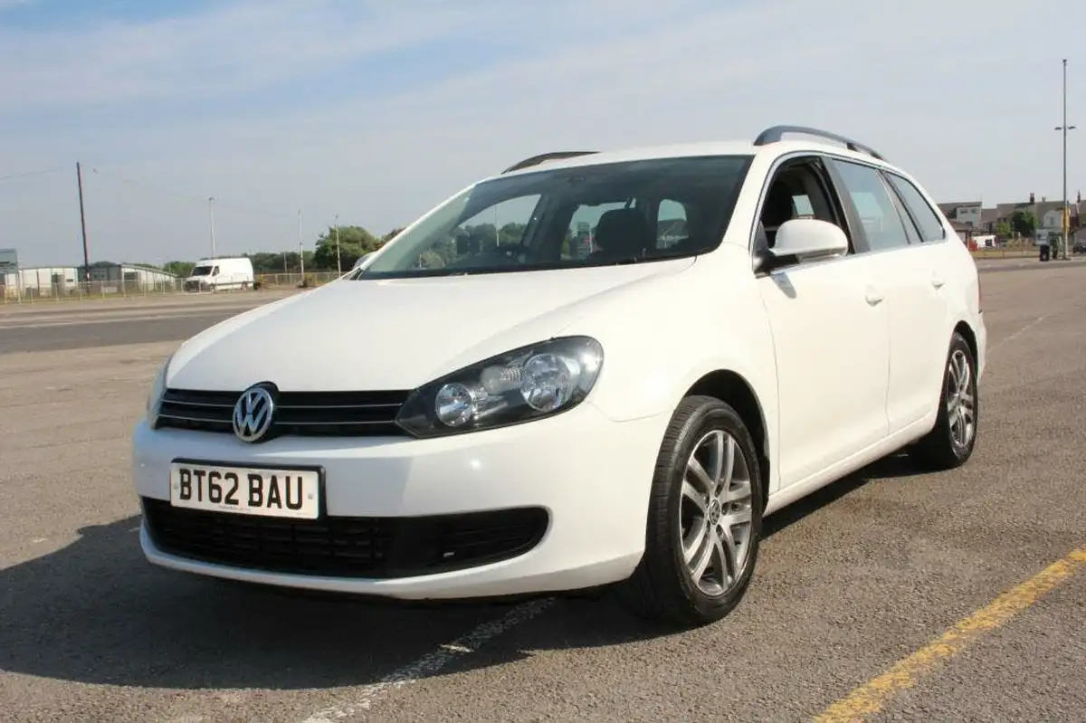 2012-volkswagen-golf-16td-blue-motion-se-big-10