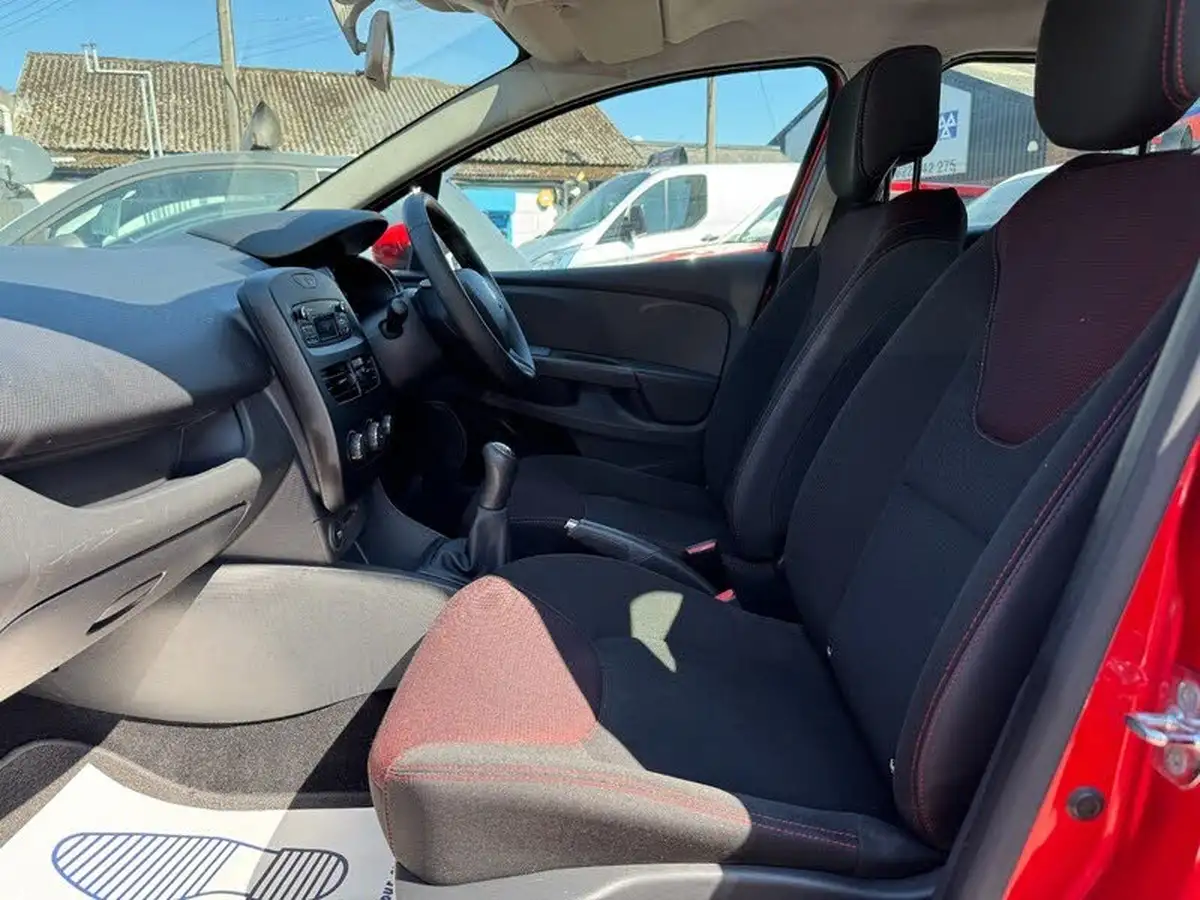 2013-renault-clio-12-16v-expression-hatchback-5d-big-14