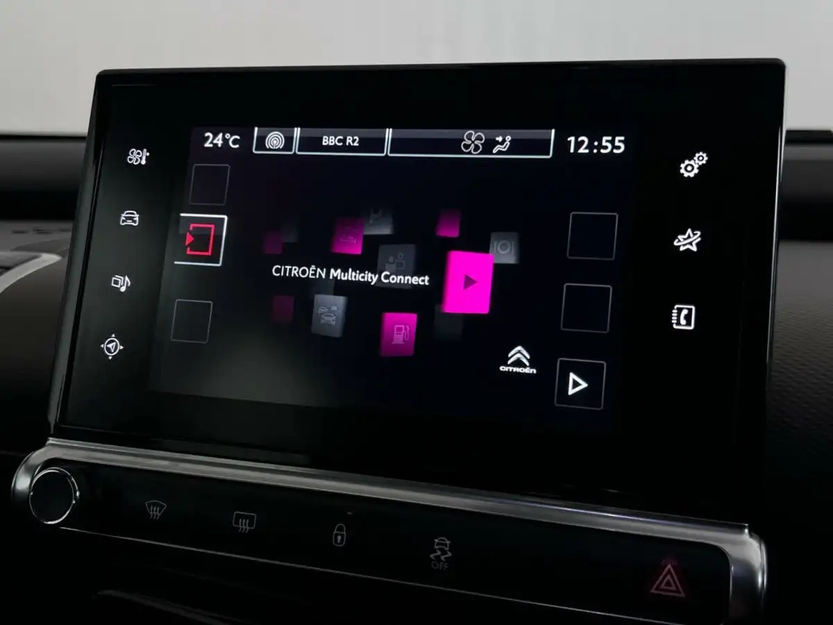 2017-citroen-c4-cactus-16bluehdi-w-big-23