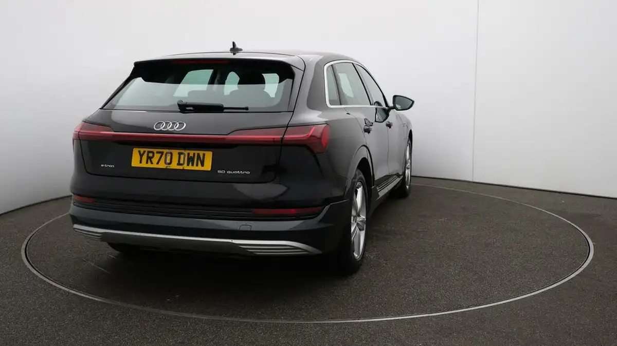 2020-audi-e-tron-50e-technik-big-58