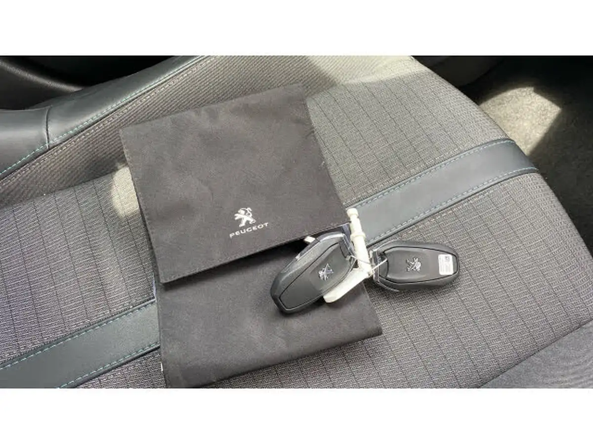 2022-peugeot-208-12-puretech-allure-premium-100bhp-big-18