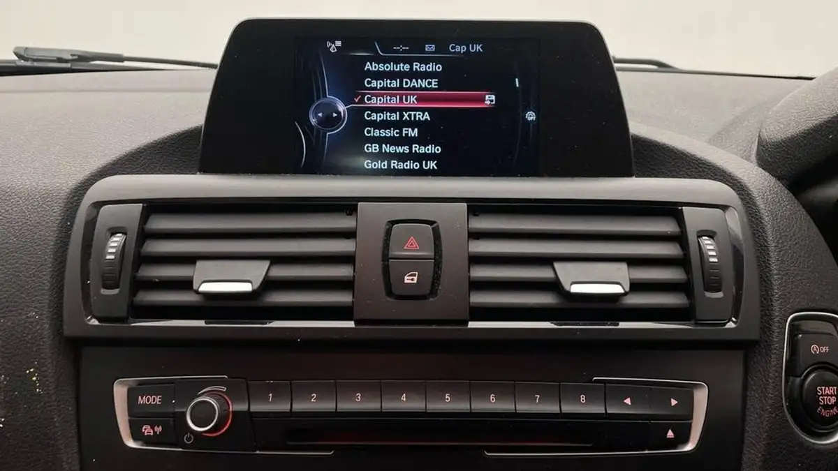 2015-bmw-1-series-20td-116d-sport-5d-auto-big-9