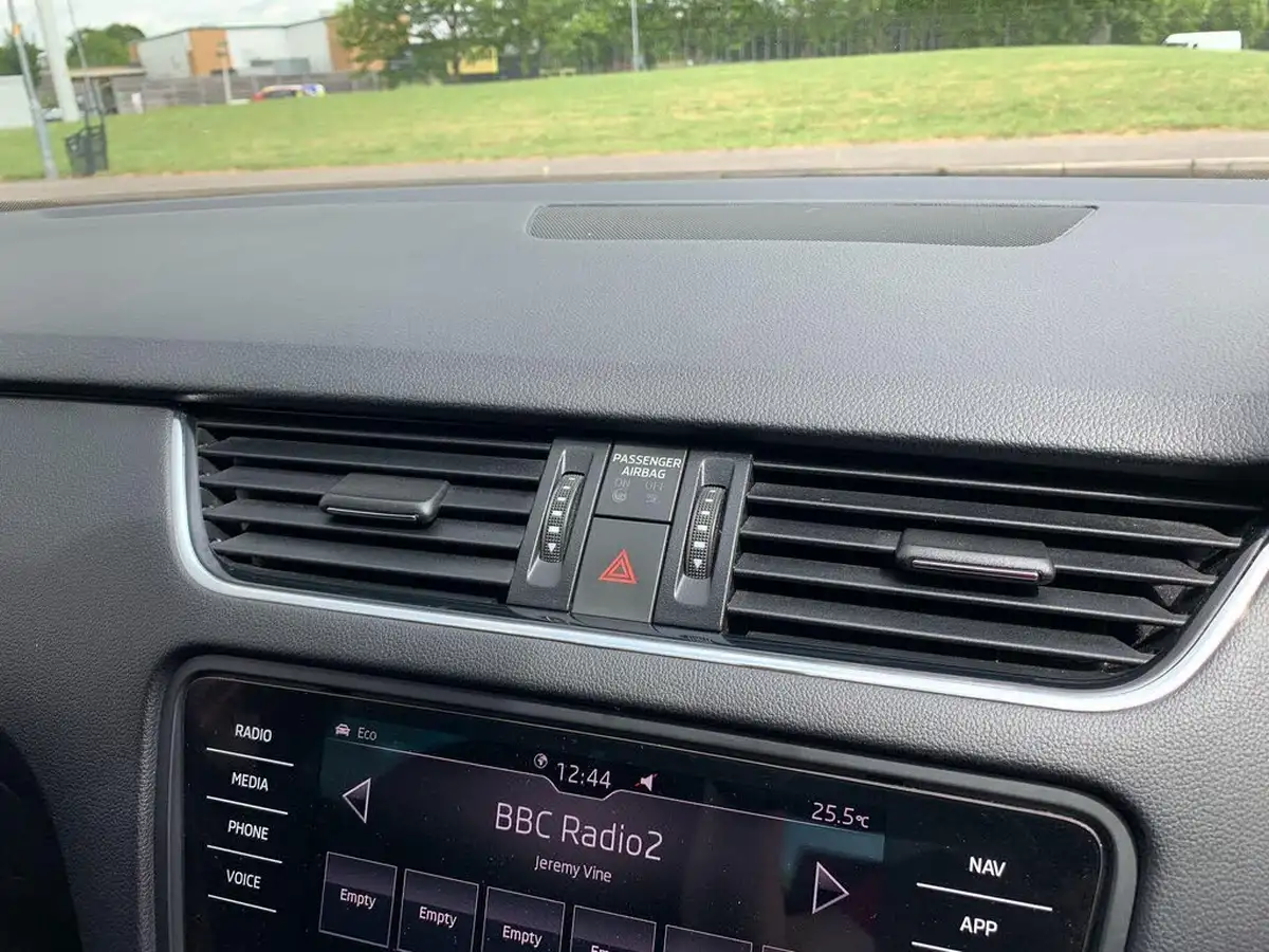 2017-skoda-octavia-14-tsi-se-l-estate-dsg-big-33