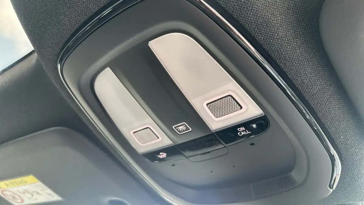2022-volvo-c40-e-twin-recharge-pro-big-38