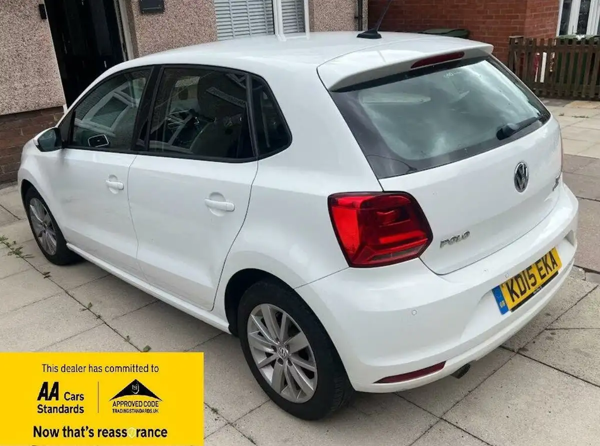 2015-volkswagen-polo-12-tsi-se-5d-dsg-big-2